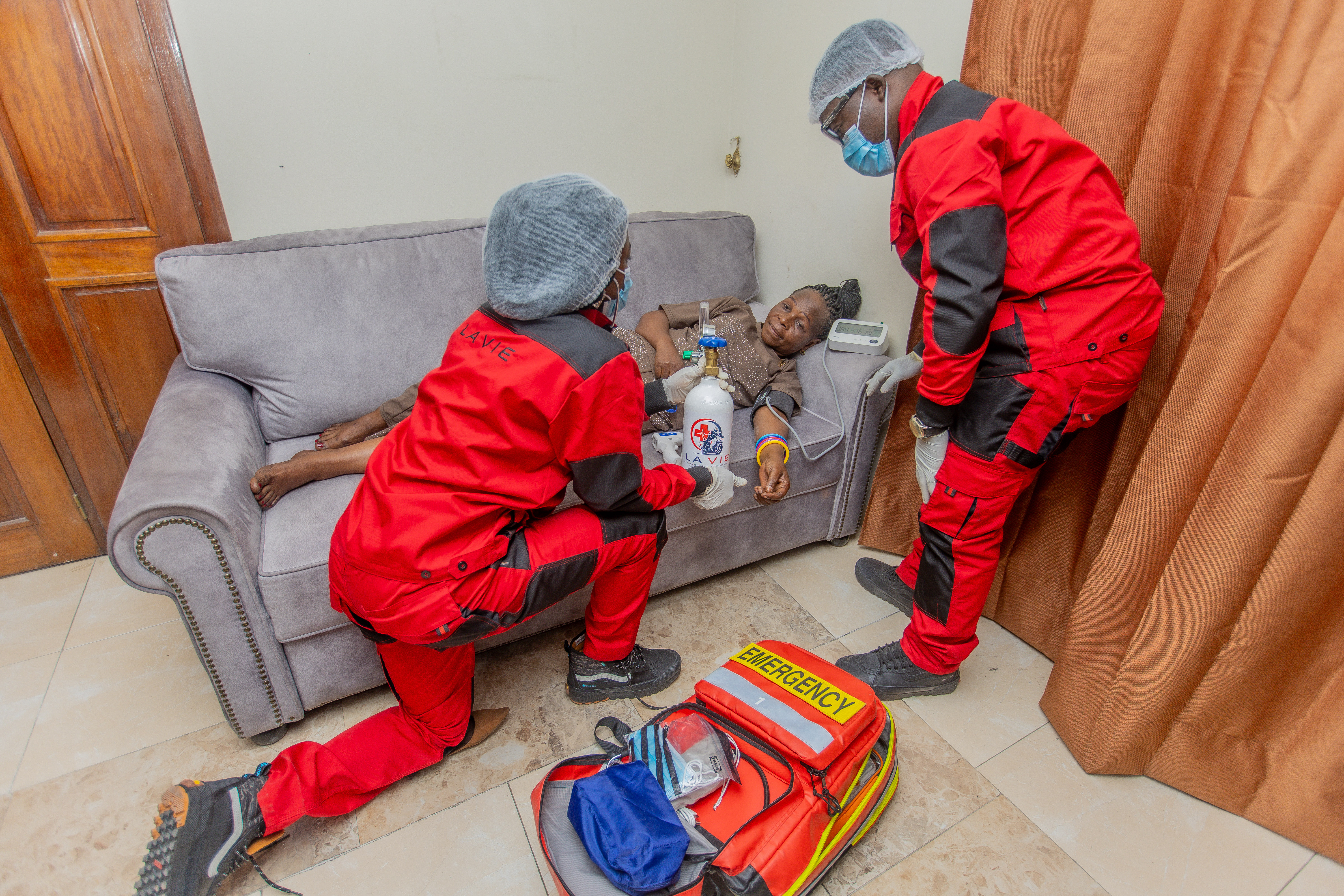 Moto-ambulance d'urgence LAVIE en intervention rapide à Kinshasa